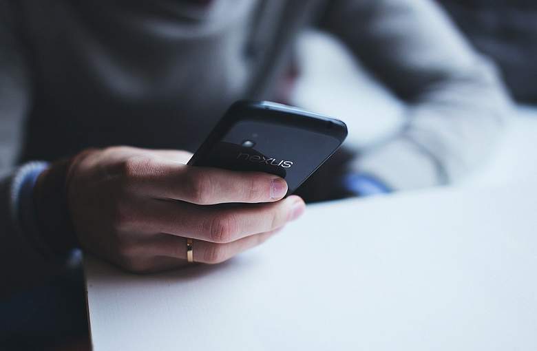 Czy odbieranie nieznanych numerów jest bezpieczne?