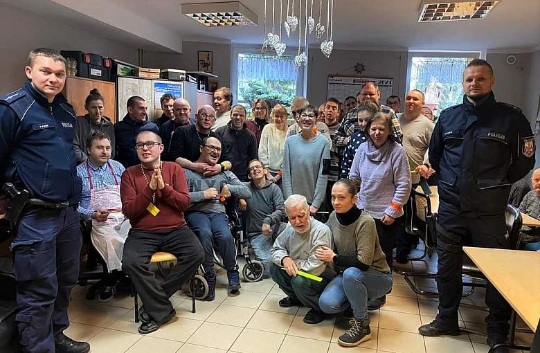 DZIELNICOWI Z WIZYTĄ W ŚDS W PSZCZYNIE