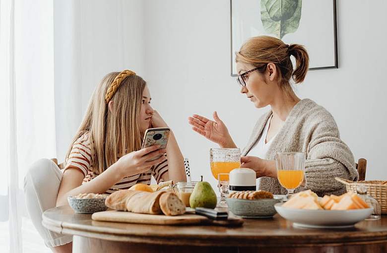 Kieszonkowe dla nastolatka? To dobre dla boomerów. Załóż dziecku konto w banku!