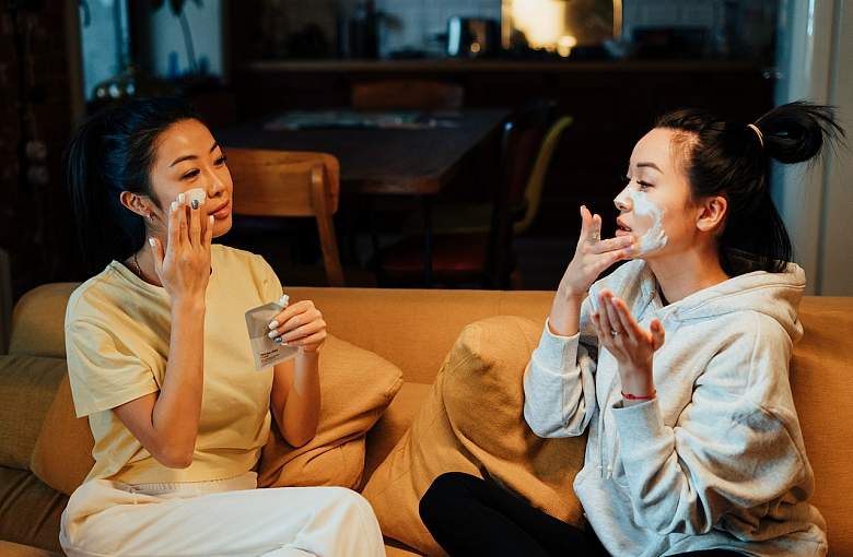 Dlaczego warto stosować kosmetyki przeciwzmarszczkowe?