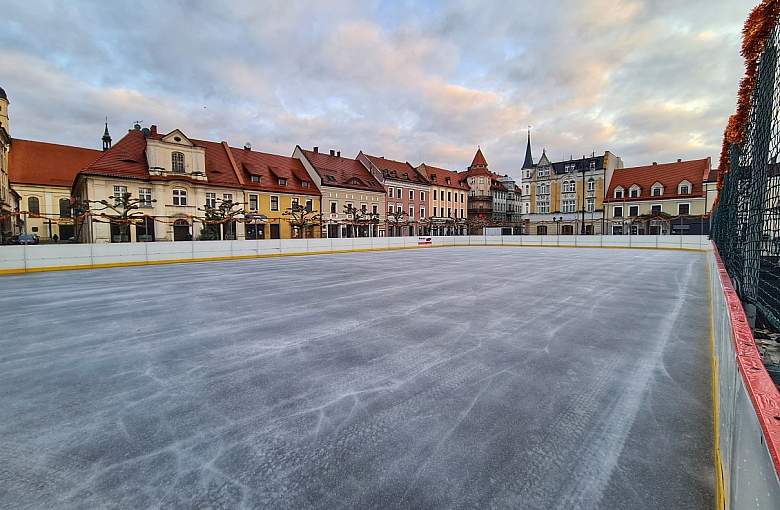 Pszczyna: Koniec sezonu na lodowisku