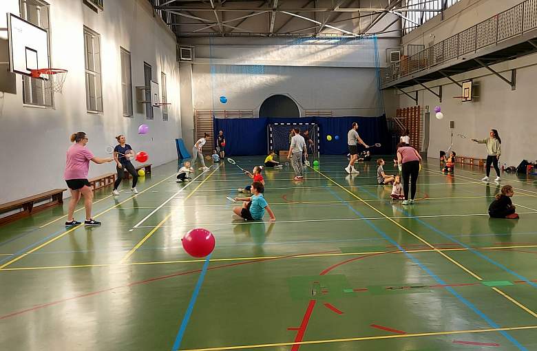 Pszczyna: Powracają rodzinne treningi badmintona