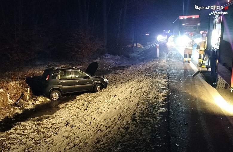 Kierująca zasnęła za kierownicą i zjechała do przydrożnego rowu