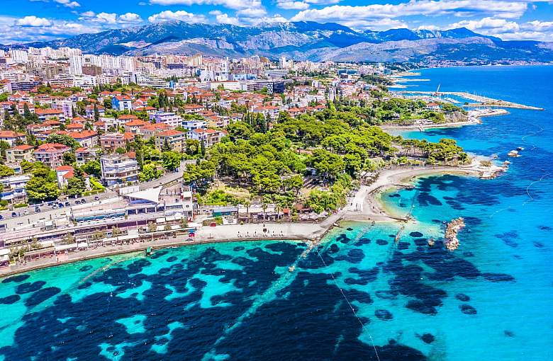 miasto split widok z&nbsp;lotu ptaka plaze chorwacja