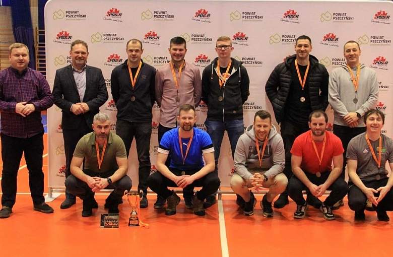 Żempless Team z Pucharem Ligi Futsalu