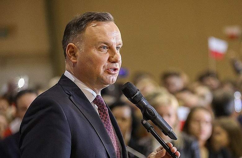 800 plus zamiast 500 plus. Prezydent Andrzej Duda podpisał ustawę