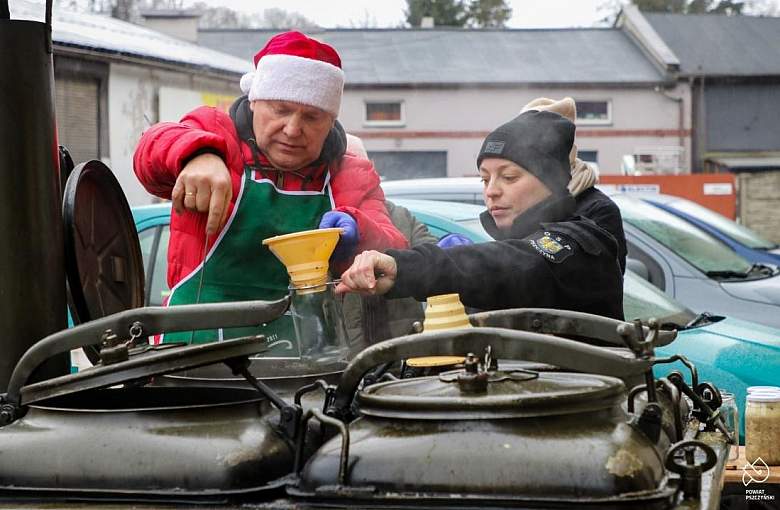 Niemal 200 słoików Zupy Wigilijnej trafiło do jadłodzielni