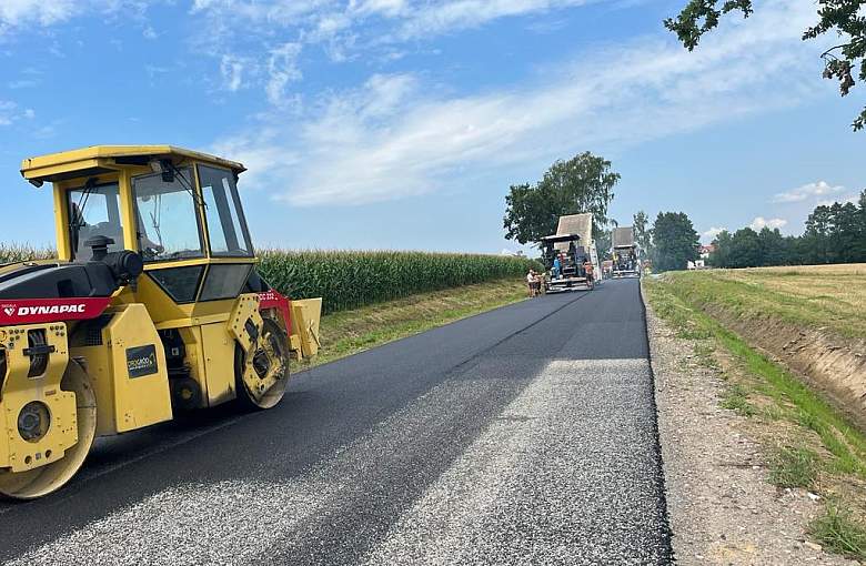 Kolejna duża inwestycja na drogach powiatu prawie gotowa